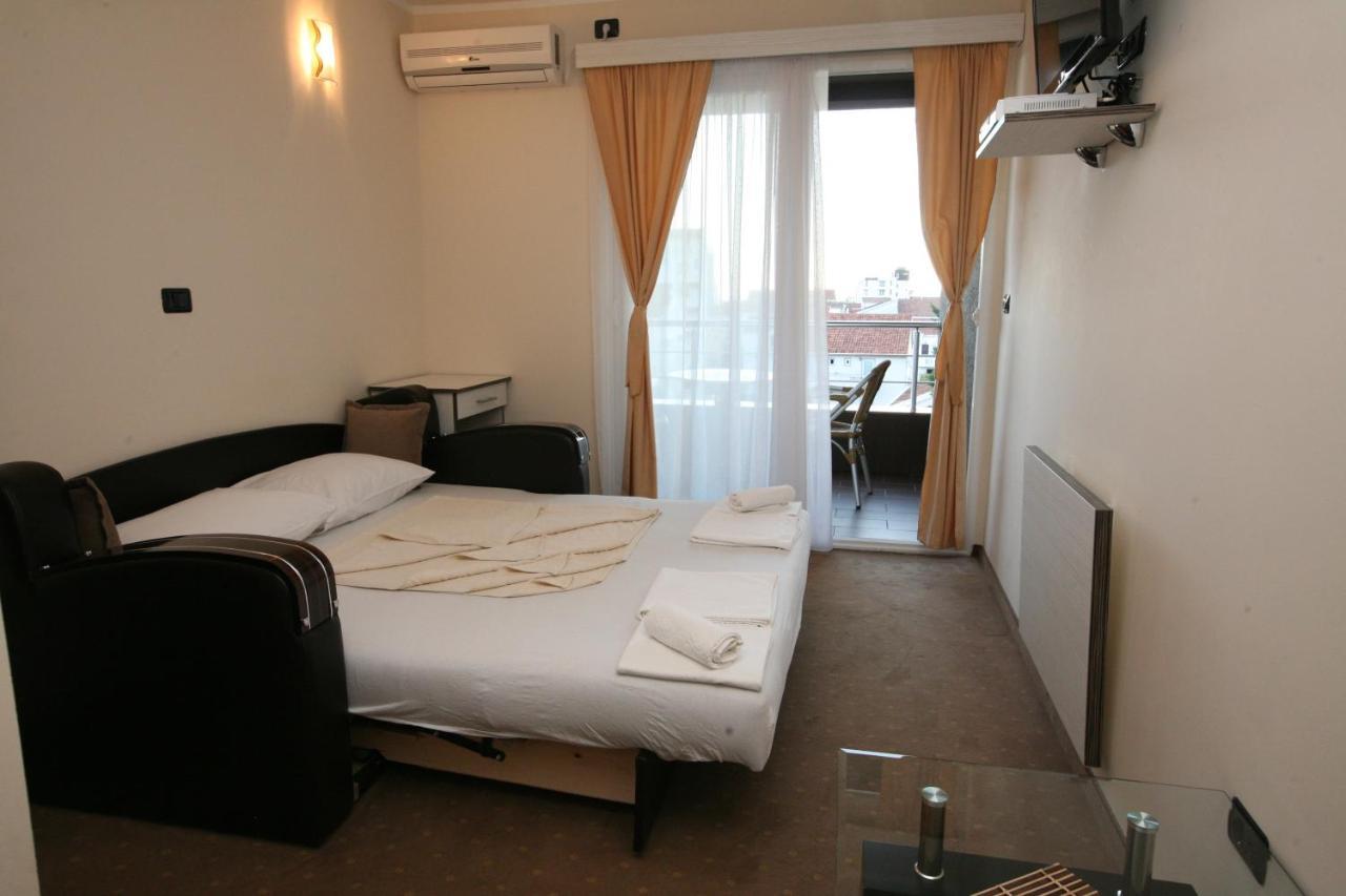 Vilaelenamarko Budva Exteriör bild