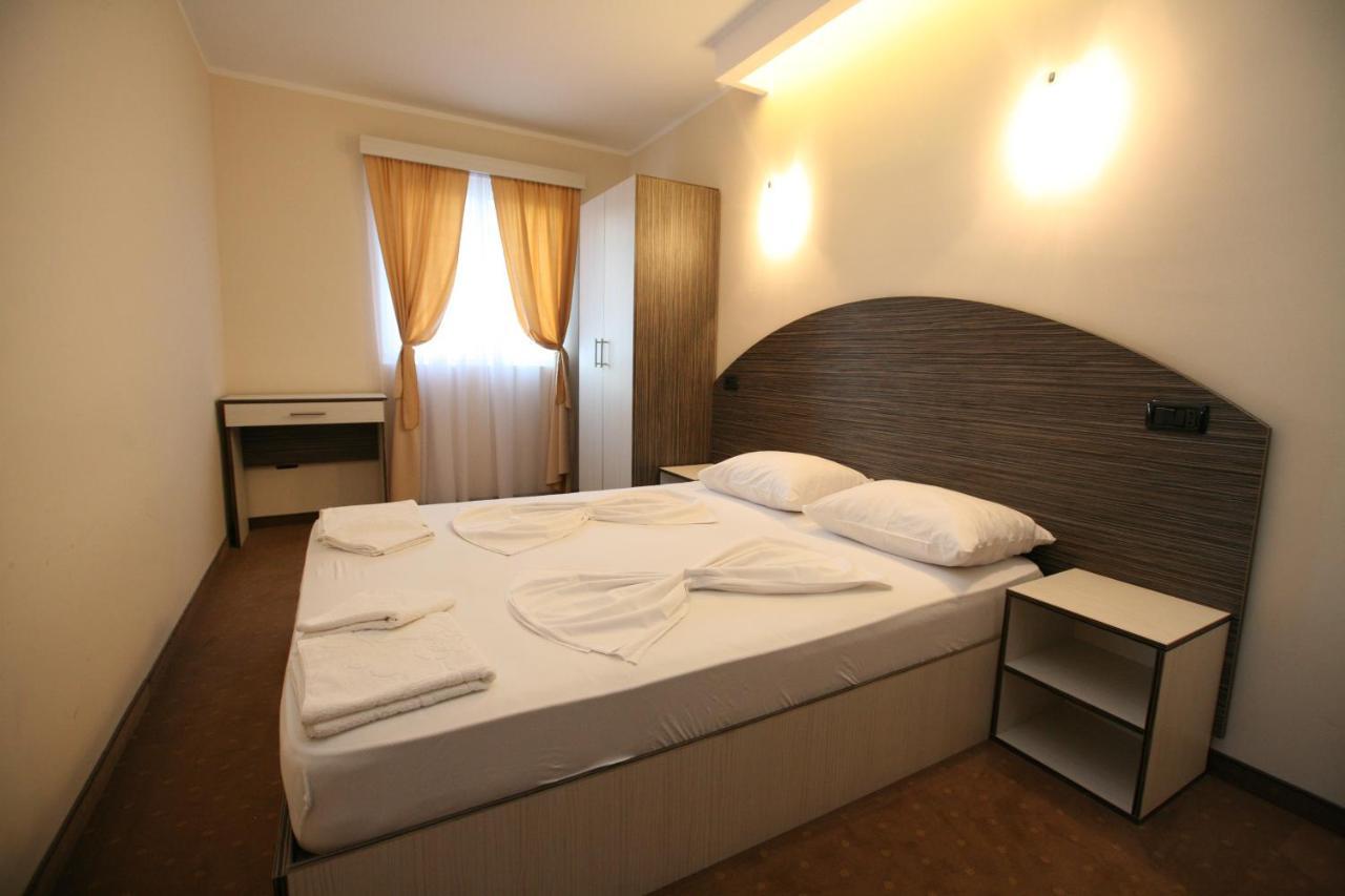 Vilaelenamarko Budva Exteriör bild