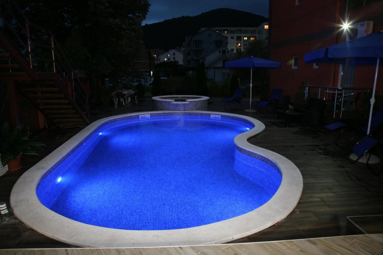 Vilaelenamarko Budva Exteriör bild