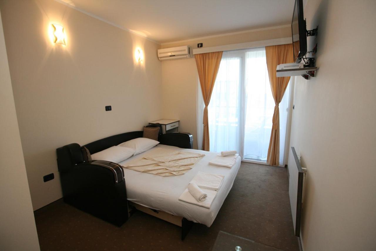 Vilaelenamarko Budva Exteriör bild