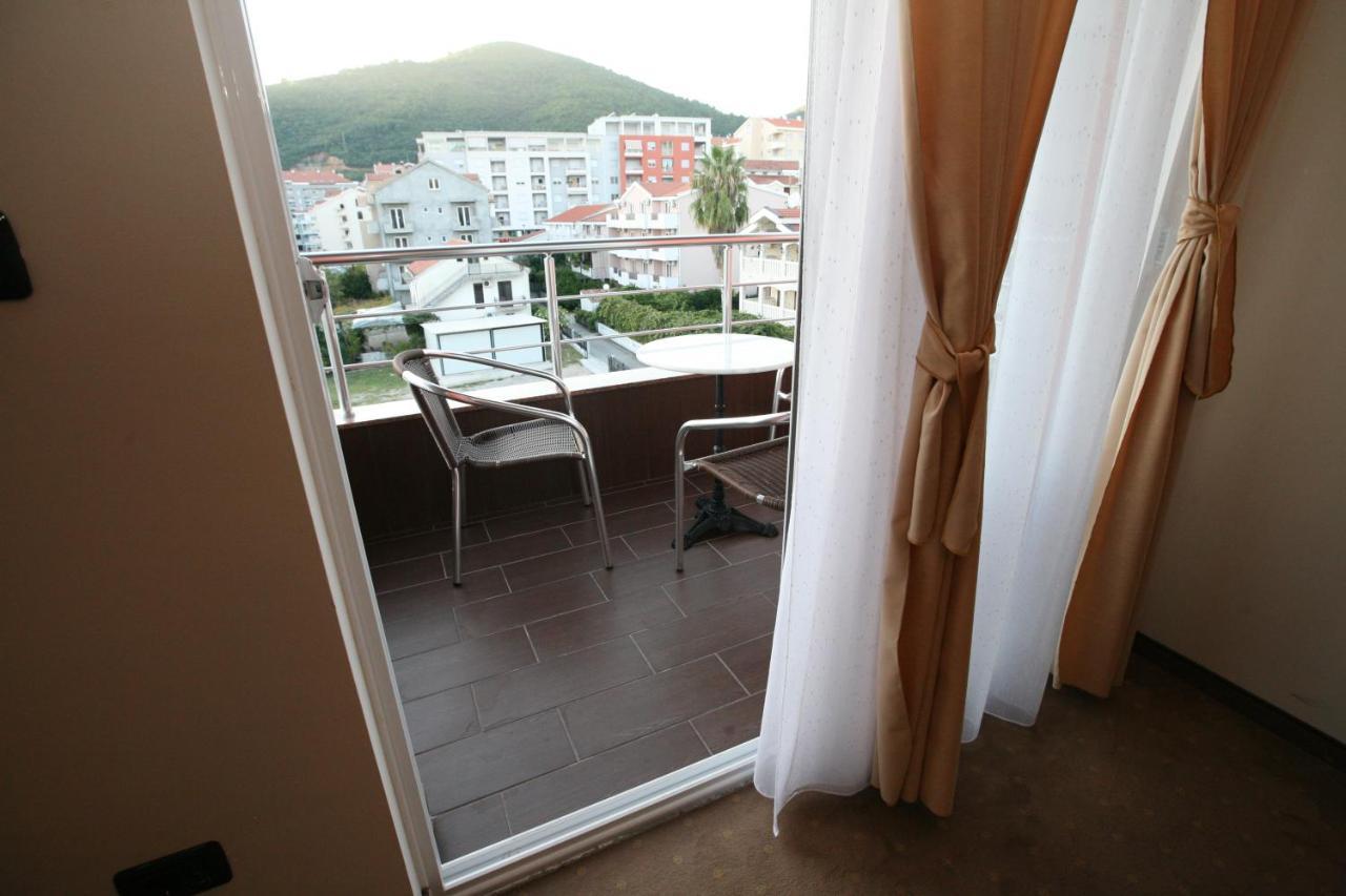 Vilaelenamarko Budva Exteriör bild