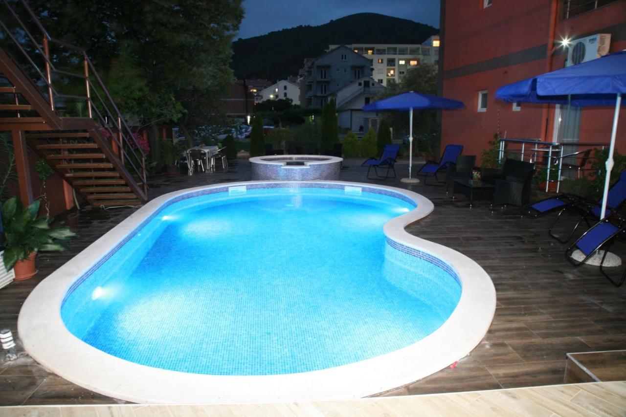 Vilaelenamarko Budva Exteriör bild